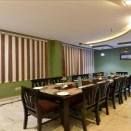 אגרה Hotel Chanakya מראה חיצוני תמונה