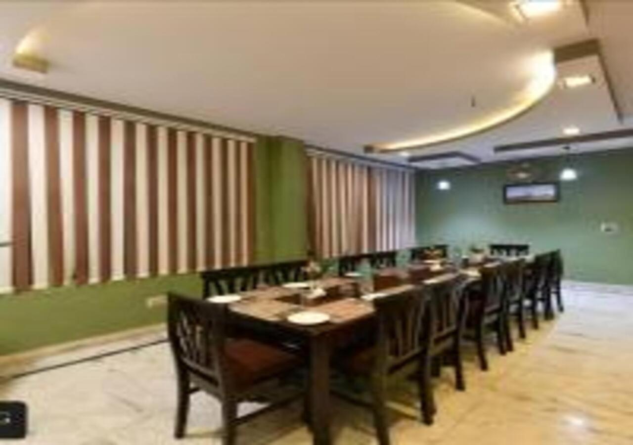 אגרה Hotel Chanakya מראה חיצוני תמונה