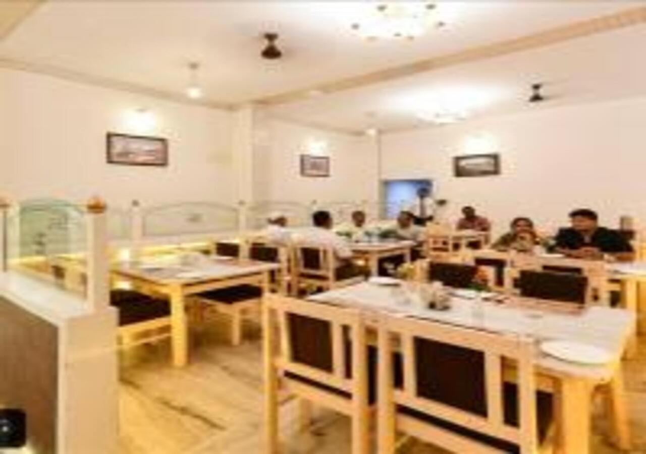 אגרה Hotel Chanakya מראה חיצוני תמונה