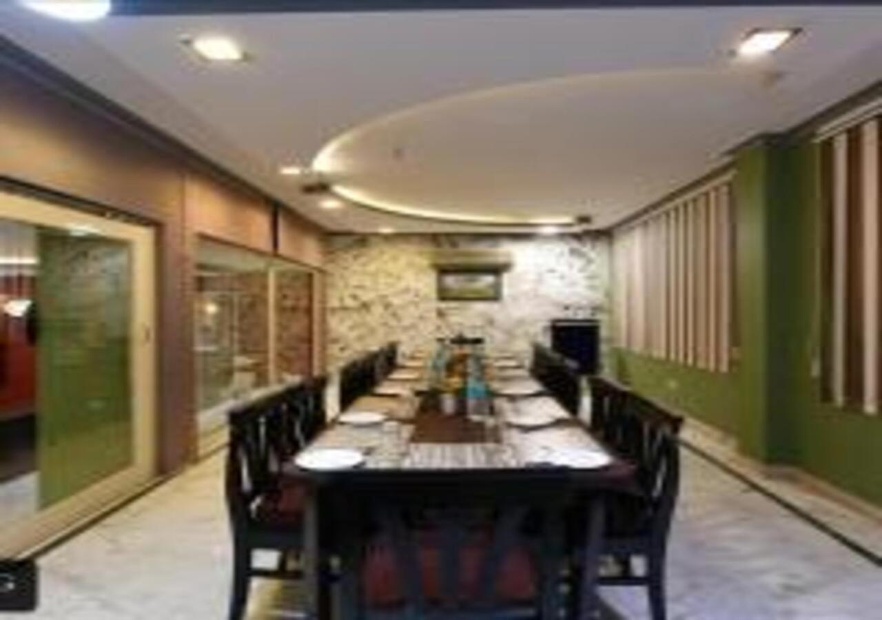 אגרה Hotel Chanakya מראה חיצוני תמונה