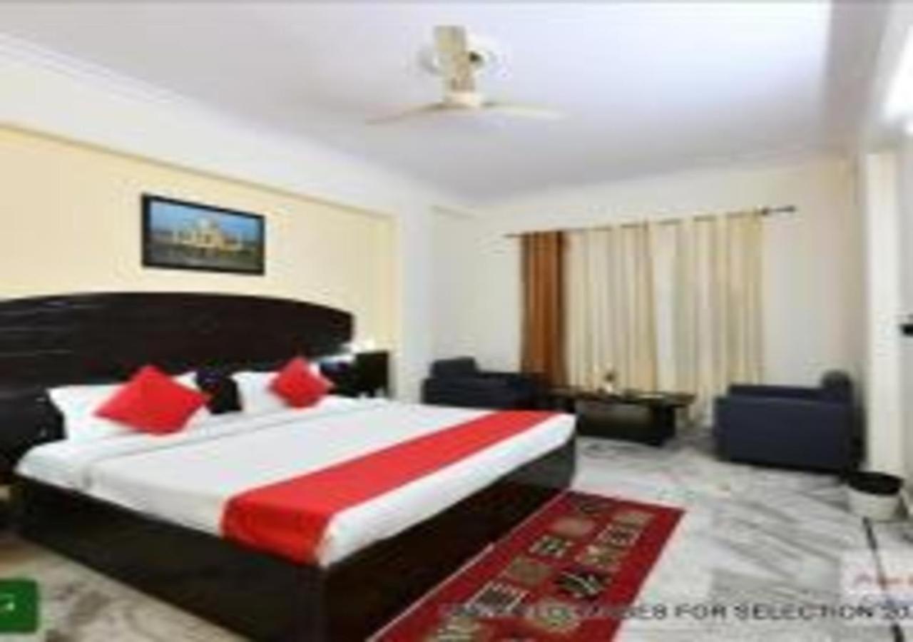 אגרה Hotel Chanakya מראה חיצוני תמונה