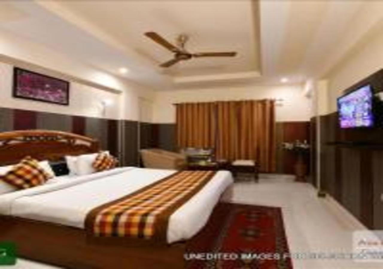 אגרה Hotel Chanakya מראה חיצוני תמונה