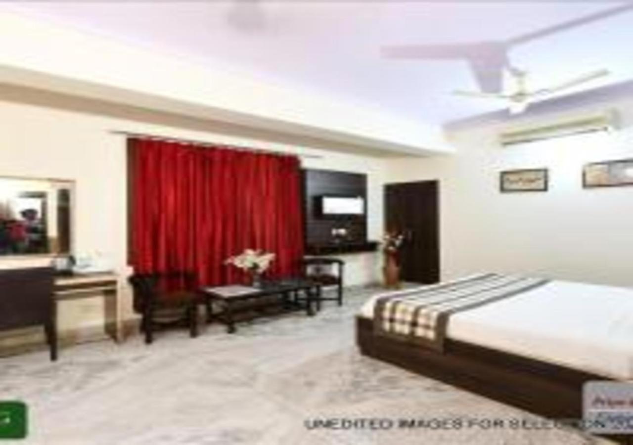 אגרה Hotel Chanakya מראה חיצוני תמונה