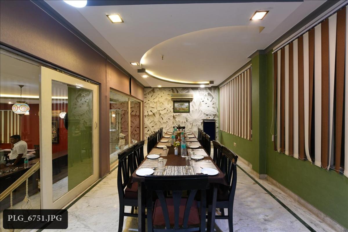 אגרה Hotel Chanakya מראה חיצוני תמונה